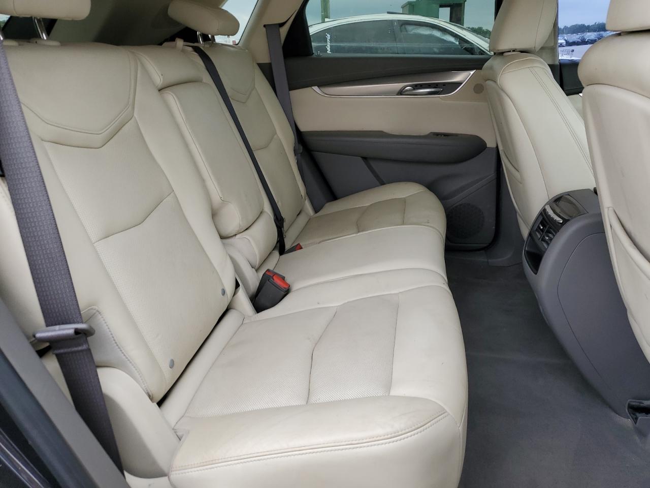 1GYKNCRS2HZ116169 2017 Cadillac Xt5 Premium Luxury