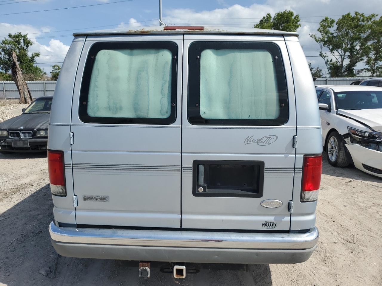 1FDRE1421YHB66269 2000 Ford Econoline E150 Van