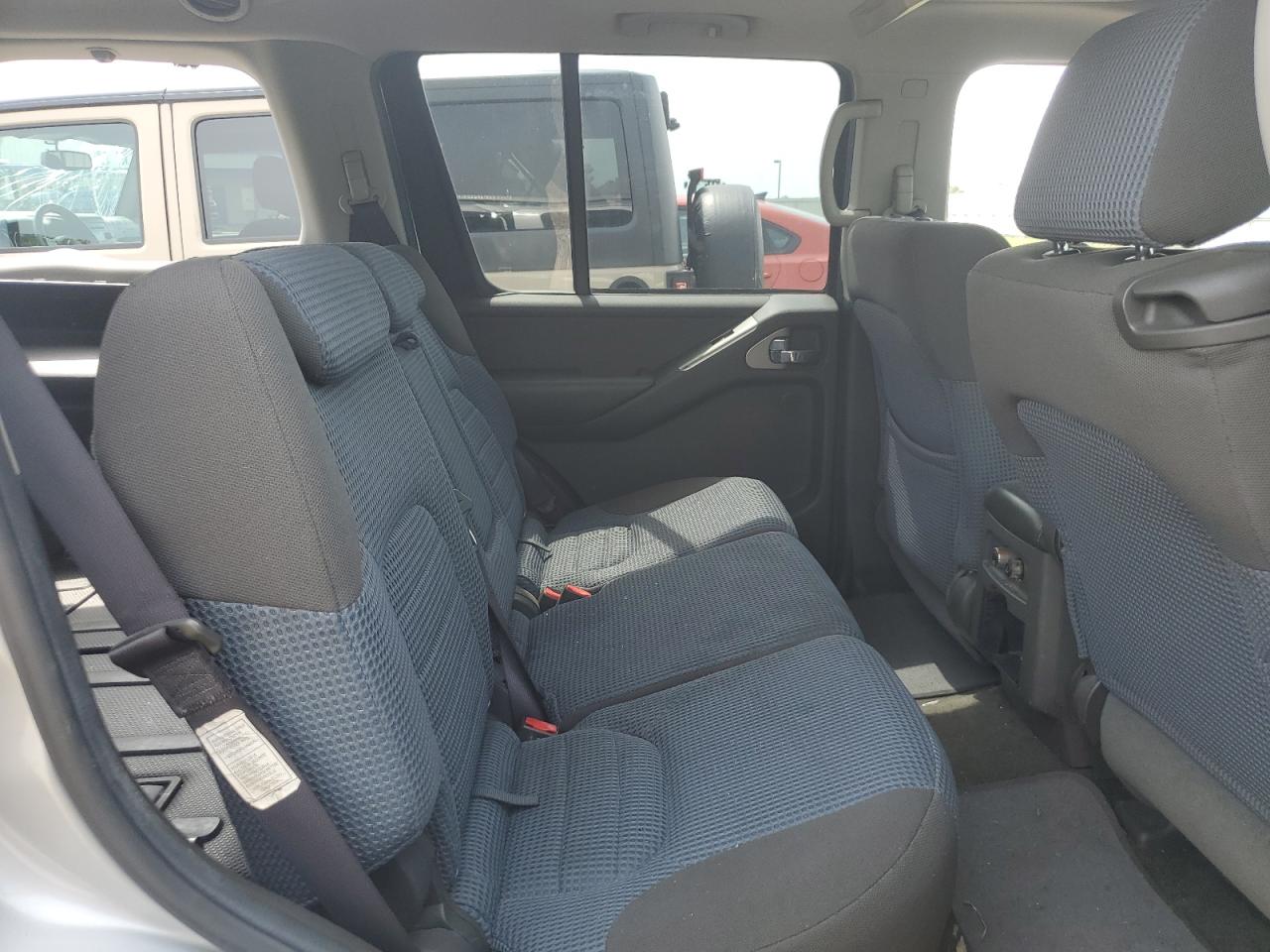 5N1AR18W05C716164 2005 Nissan Pathfinder Le