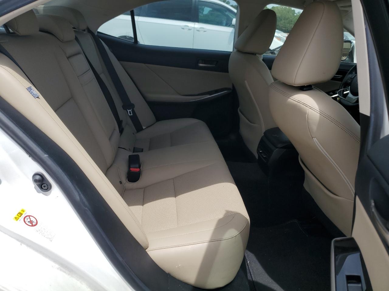 JTHBA1D22J5068391 2018 Lexus Is 300