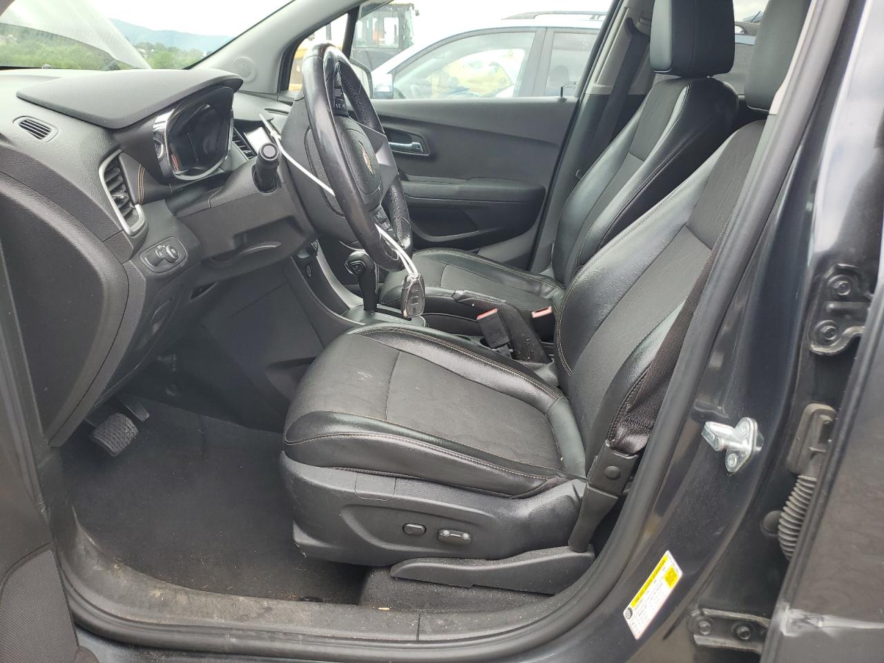 3GNCJLSB8HL230854 2017 Chevrolet Trax 1Lt