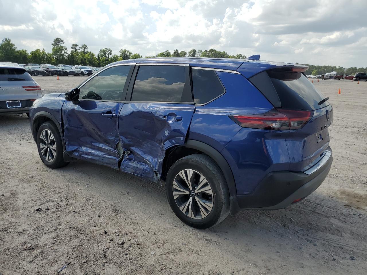 2022 Nissan Rogue Sv vin: 5N1BT3BA3NC732146