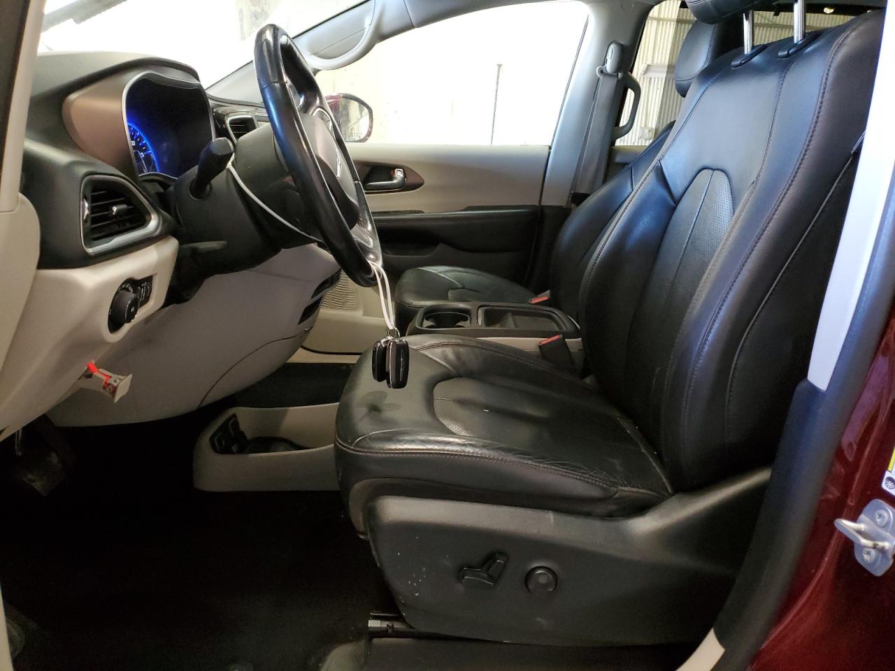 2C4RC1BG1KR665853 2019 Chrysler Pacifica Touring L