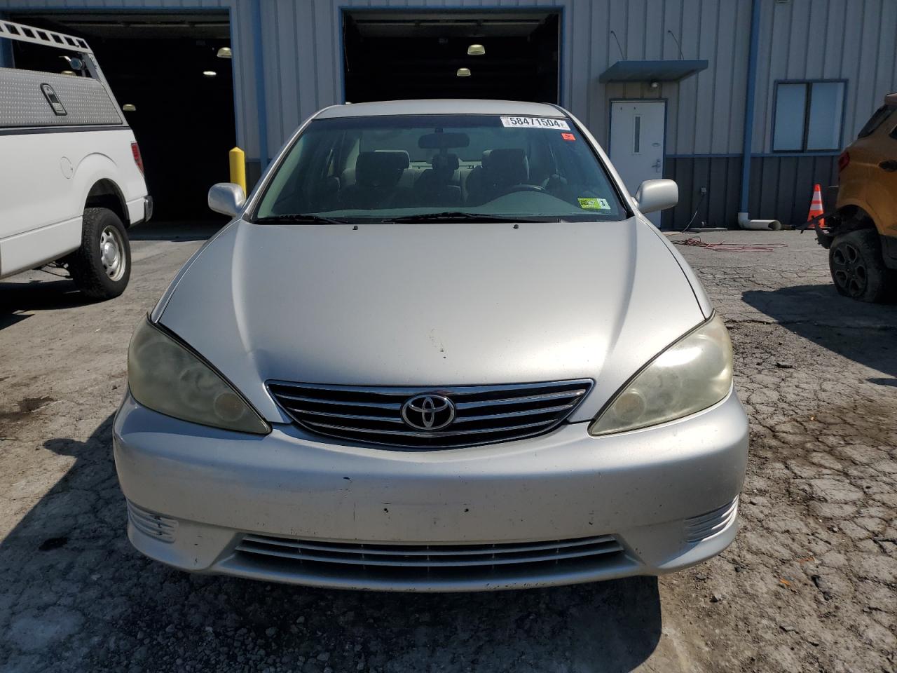 4T1BE30K65U959086 2005 Toyota Camry Le