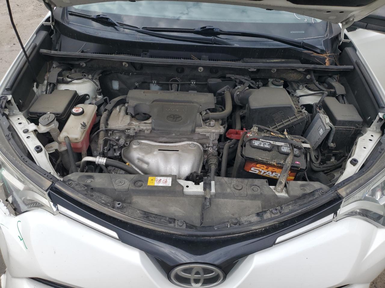 JTMBFREV9HJ130185 2017 Toyota Rav4 Le