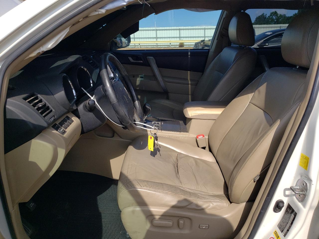 5TDBK3EH2BS066357 2011 Toyota Highlander Base