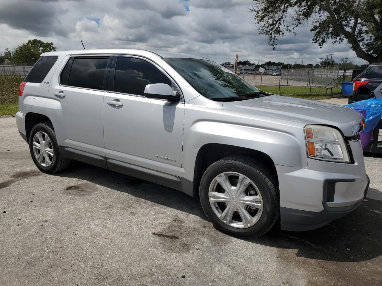 2GKALMEK0H6322027 2017 GMC Terrain Sle