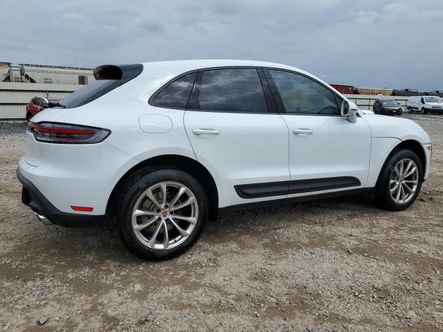 VIN WP1AA2A56NLB07551 2022 Porsche Macan no.3