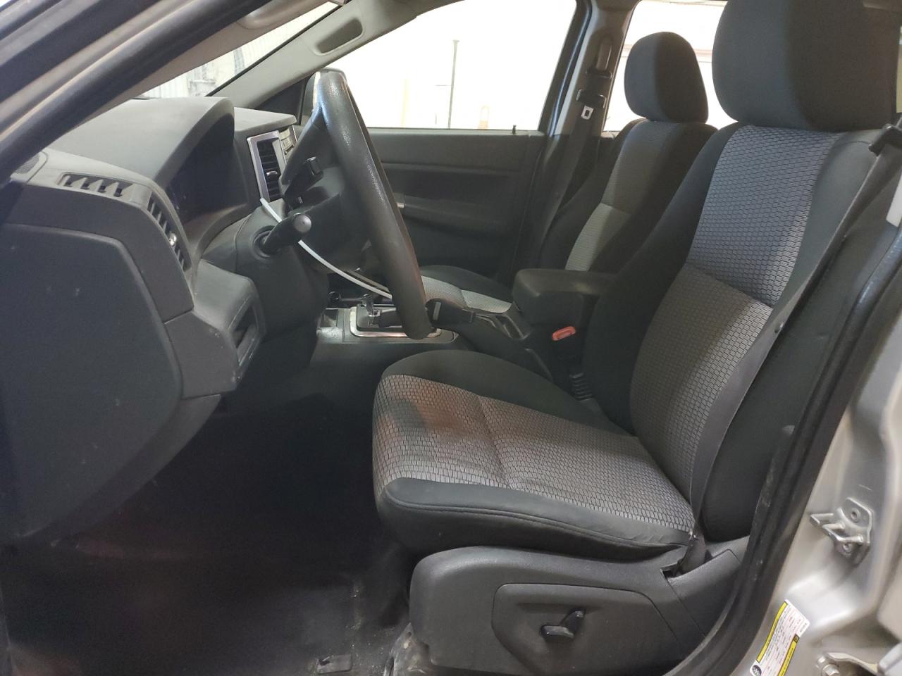 1J8GR48K98C212318 2008 Jeep Grand Cherokee Laredo