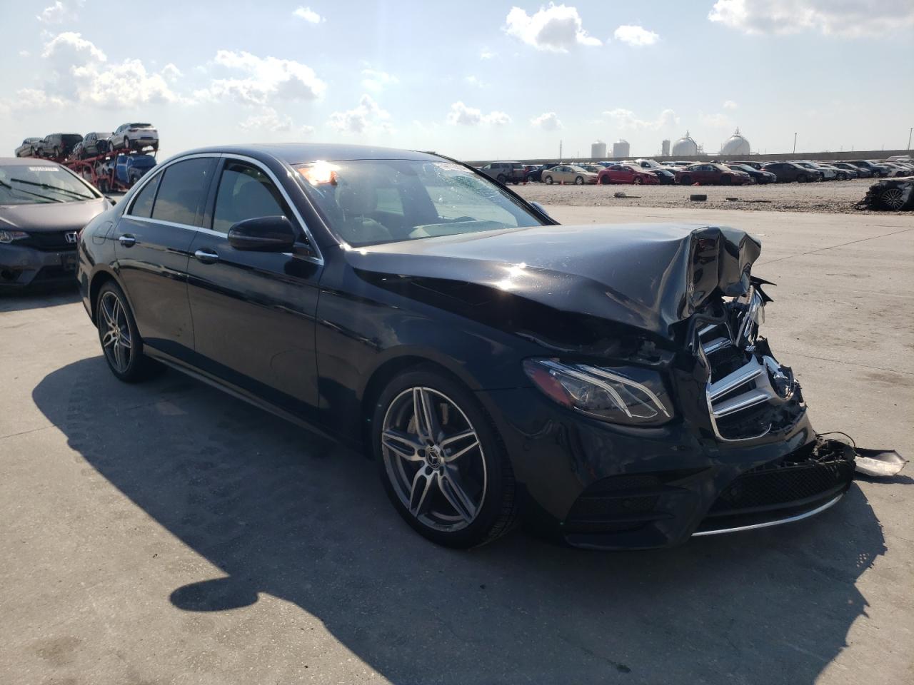 2018 Mercedes-Benz E 300 vin: WDDZF4JB3JA405025