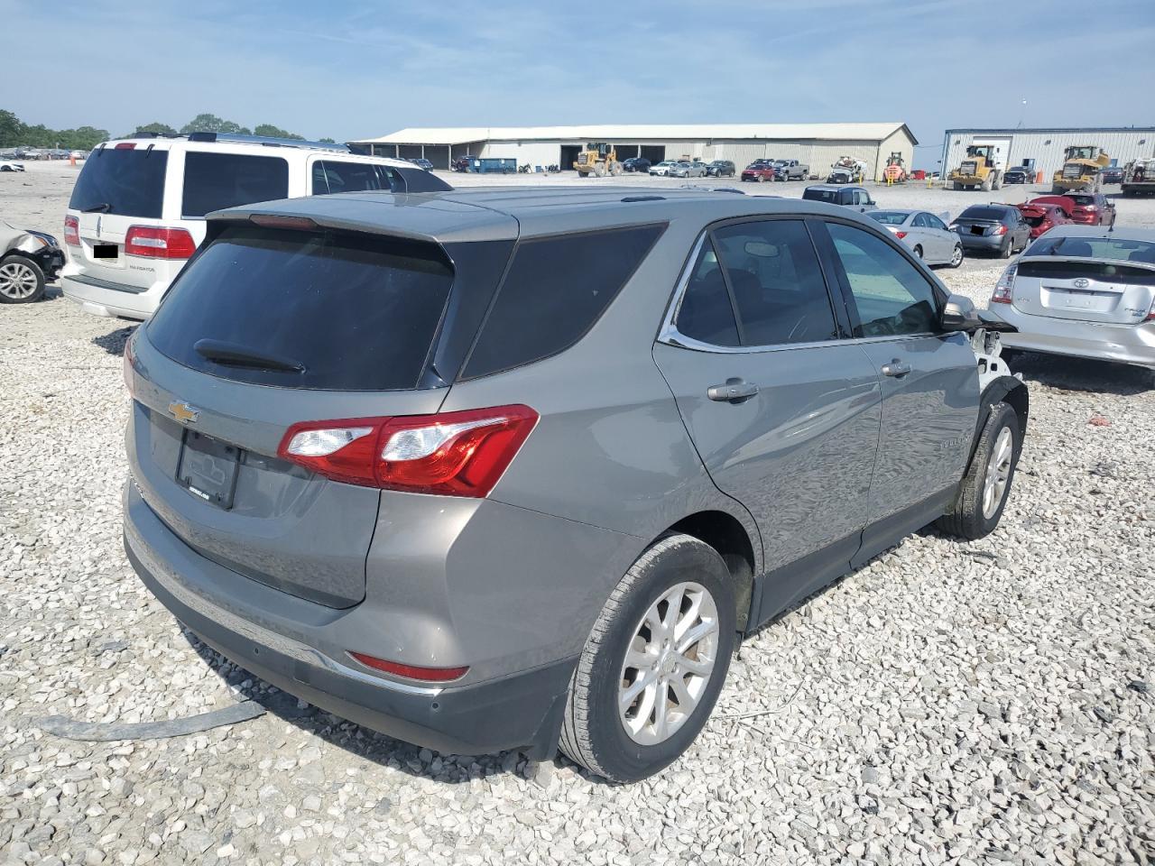 3GNAXJEV9JS647279 2018 Chevrolet Equinox Lt