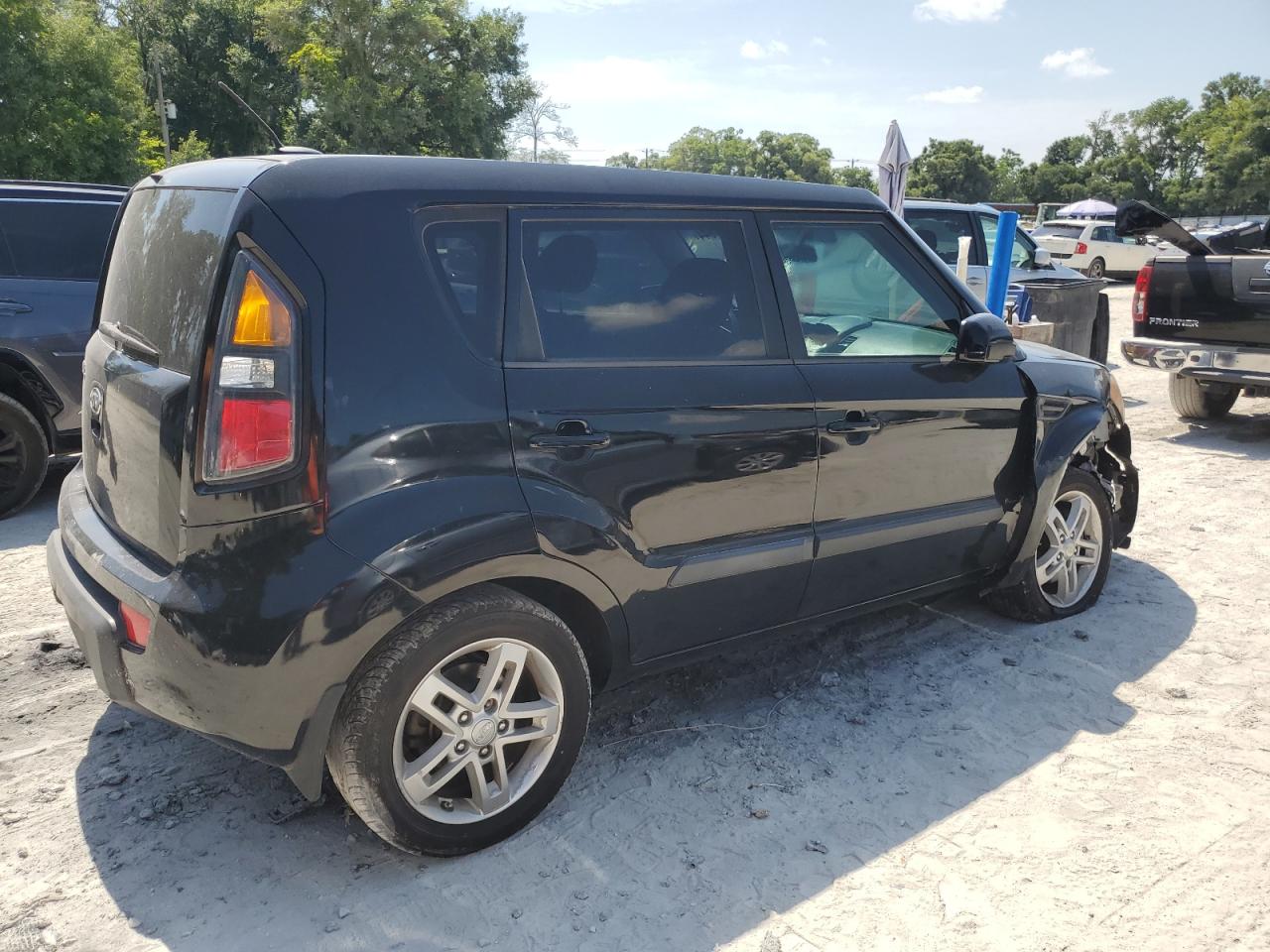 KNDJT2A2XB7316149 2011 Kia Soul +