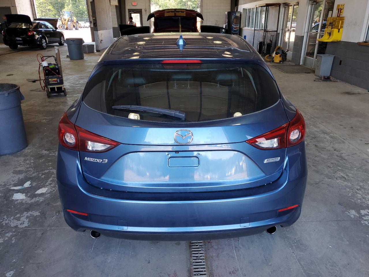 3MZBN1M31JM169525 2018 Mazda 3 Grand Touring