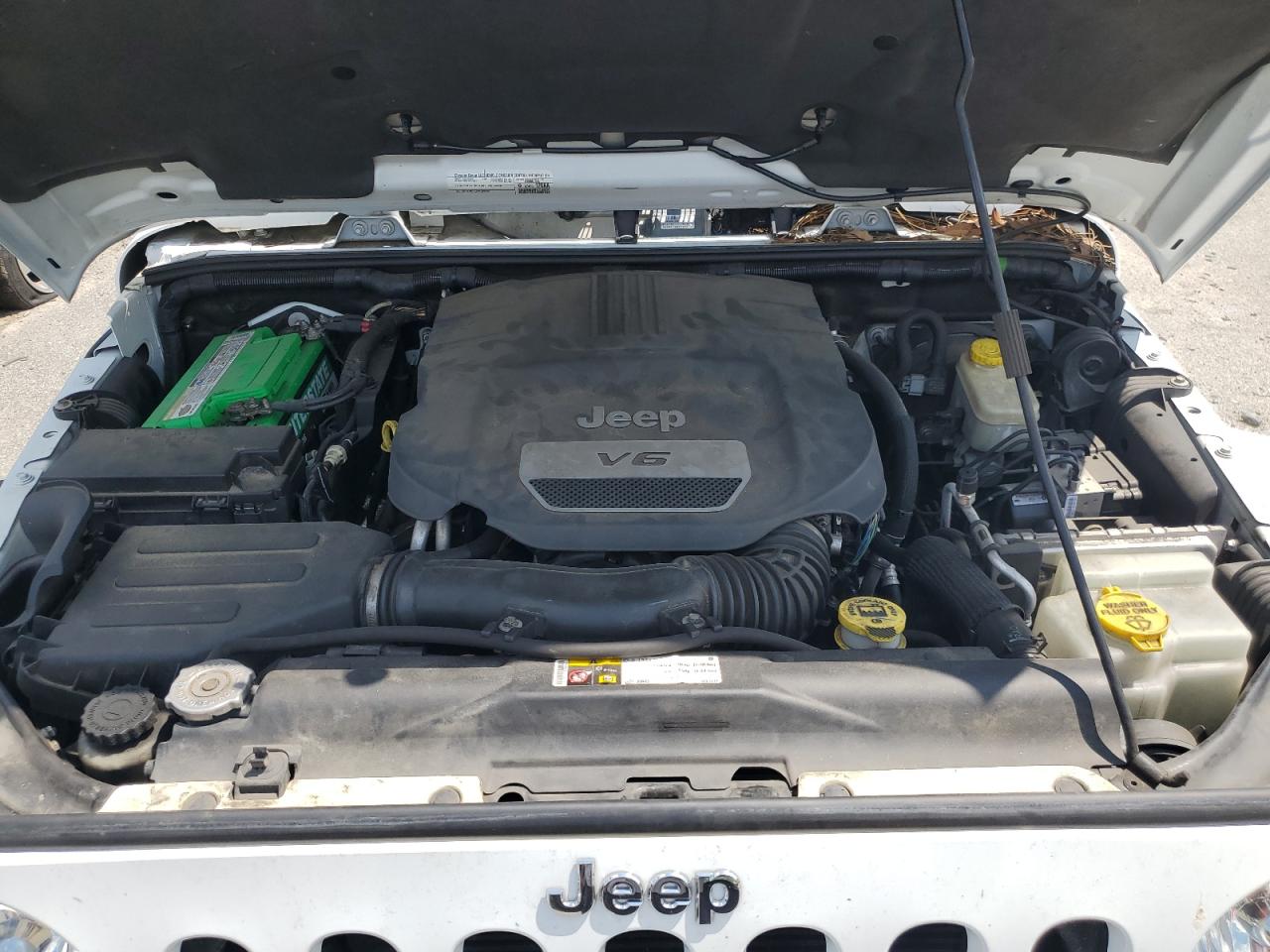 1C4BJWEGXFL555141 2015 Jeep Wrangler Unlimited Sahara