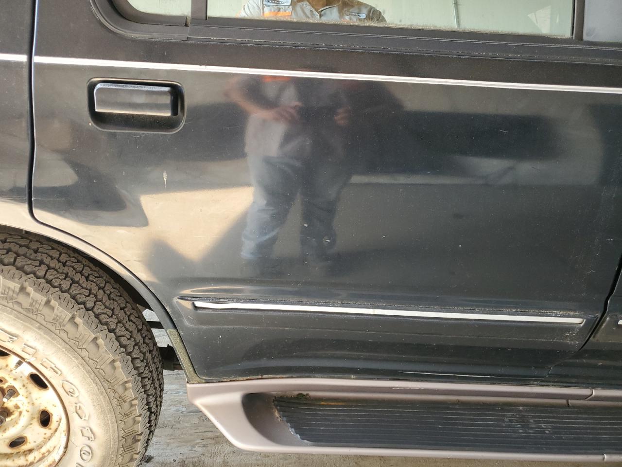 1FMDU35P4VUA82128 1997 Ford Explorer