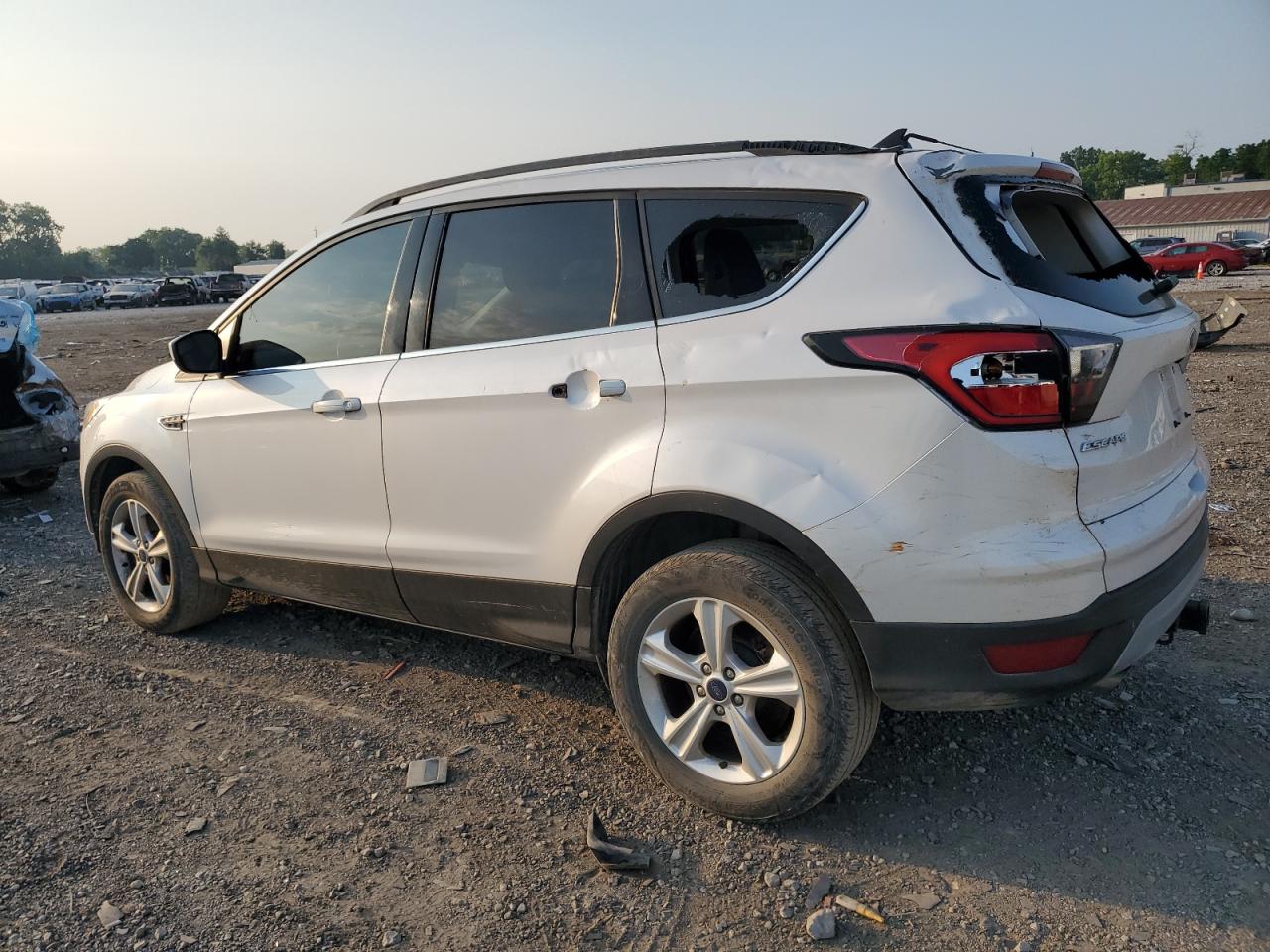 1FMCU9HD5JUB90140 2018 Ford Escape Sel