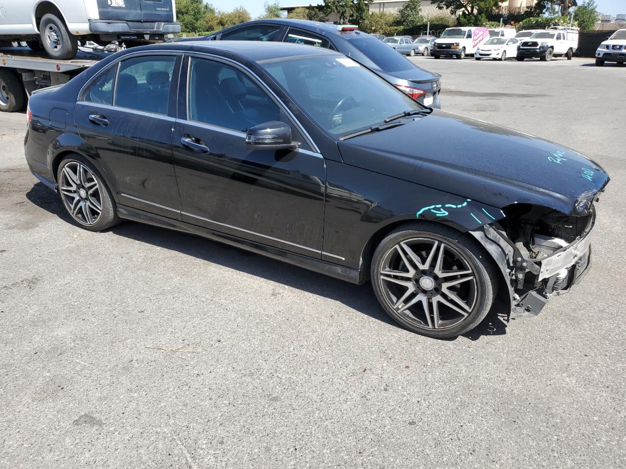 2014 Mercedes-Benz C 250 vin: WDDGF4HBXER305153