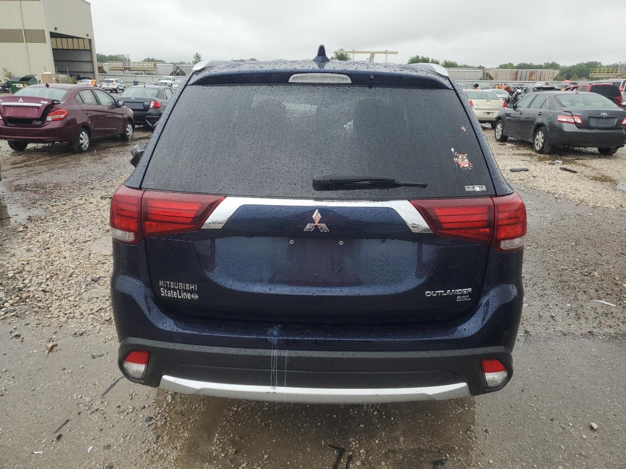 JA4AZ3A30HZ070958 2017 Mitsubishi Outlander Se