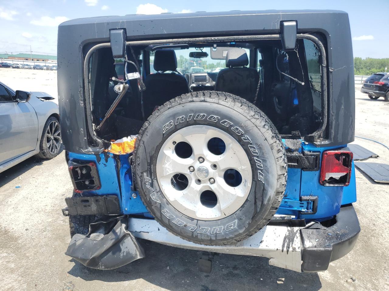 1C4BJWEG6FL514750 2015 Jeep Wrangler Unlimited Sahara