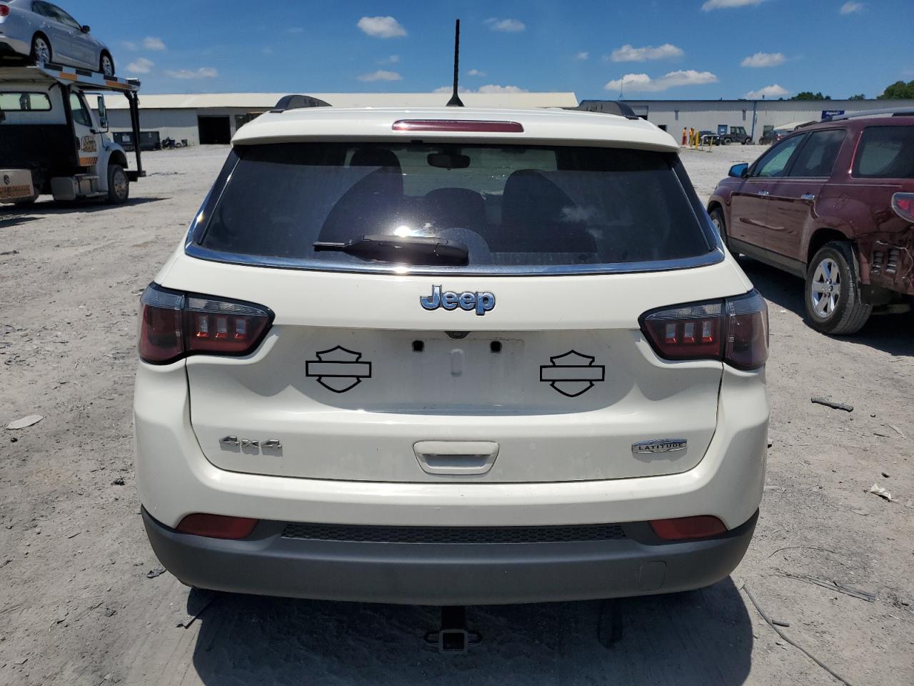 3C4NJDBB8JT249935 2018 Jeep Compass Latitude