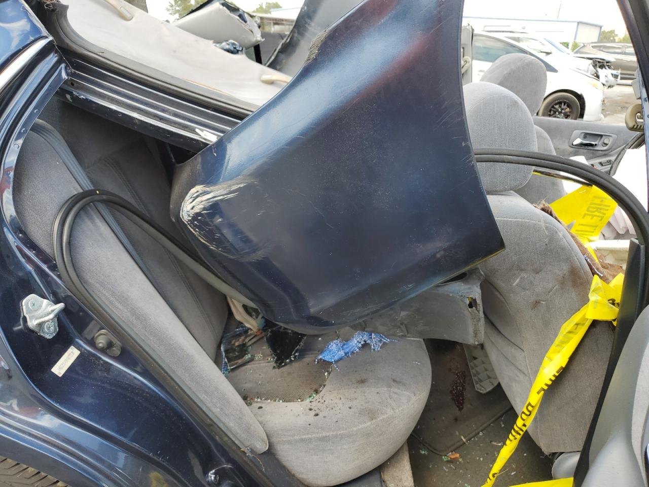 1HGCG5649YA005530 2000 Honda Accord Lx