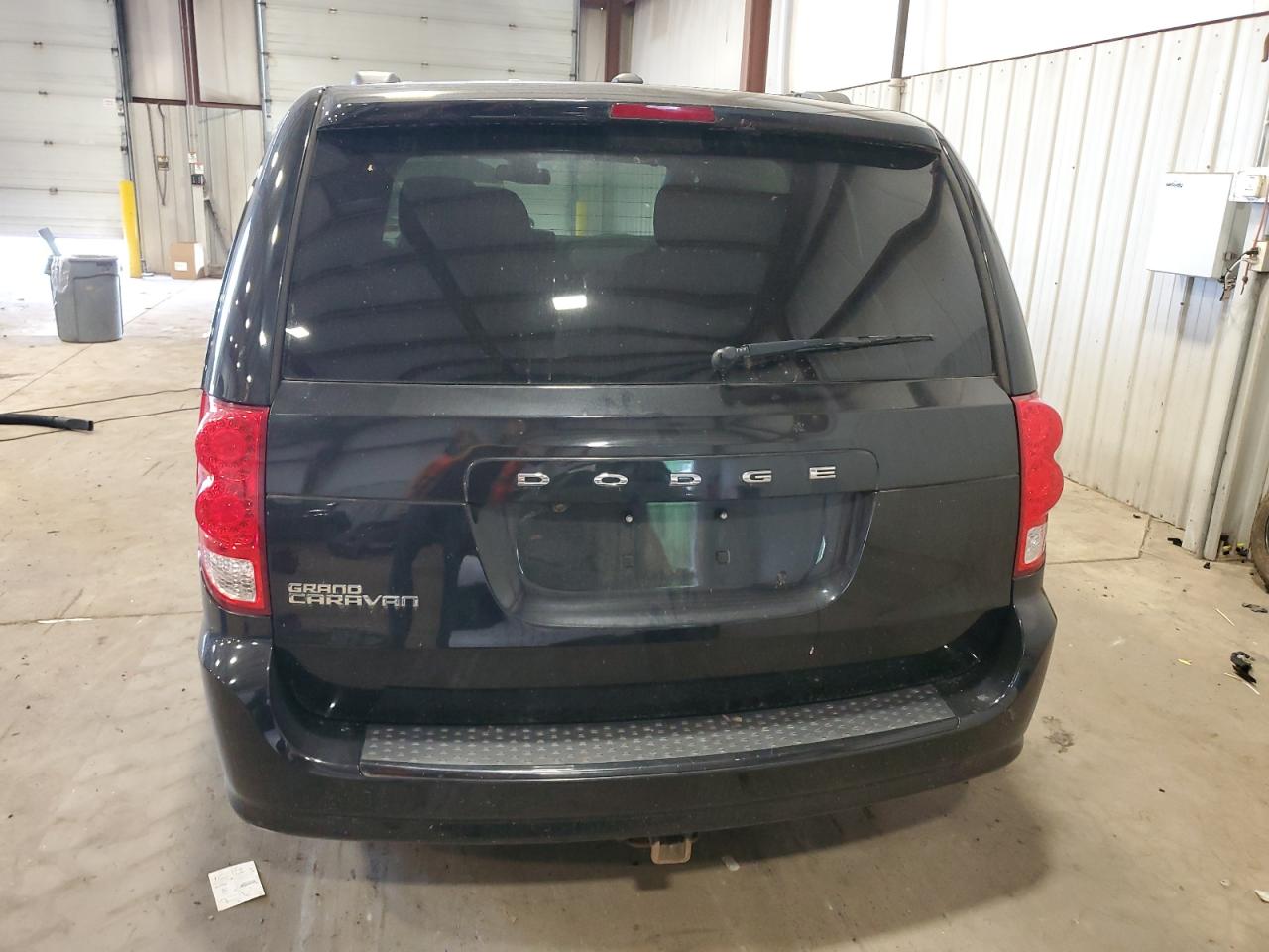 2C4RDGBG8JR329843 2018 Dodge Grand Caravan Se