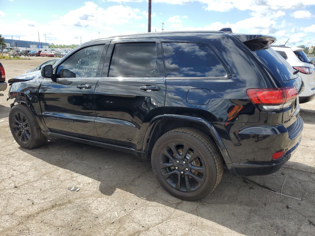 1C4RJFAG8JC164793 2018 Jeep Grand Cherokee Laredo