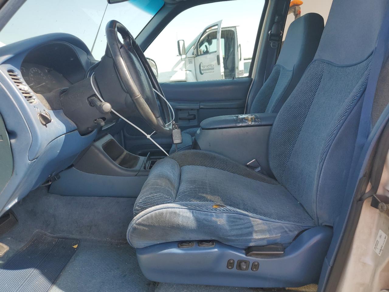 1FMDU34X3TUC59220 1996 Ford Explorer