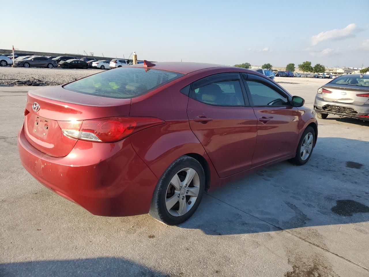 KMHDH4AE7CU375033 2012 Hyundai Elantra Gls