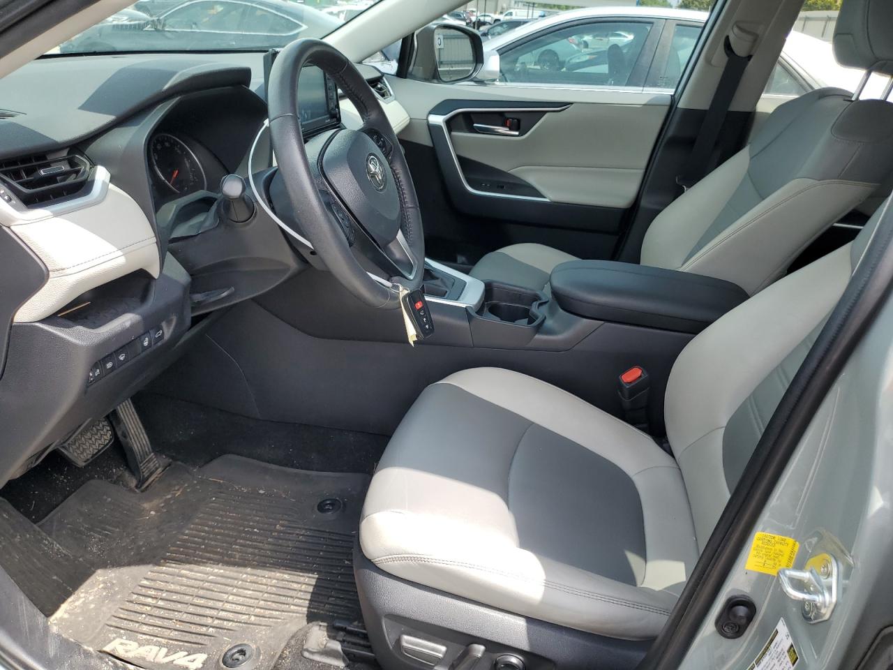 2T3A1RFV5MC146616 2021 Toyota Rav4 Xle Premium