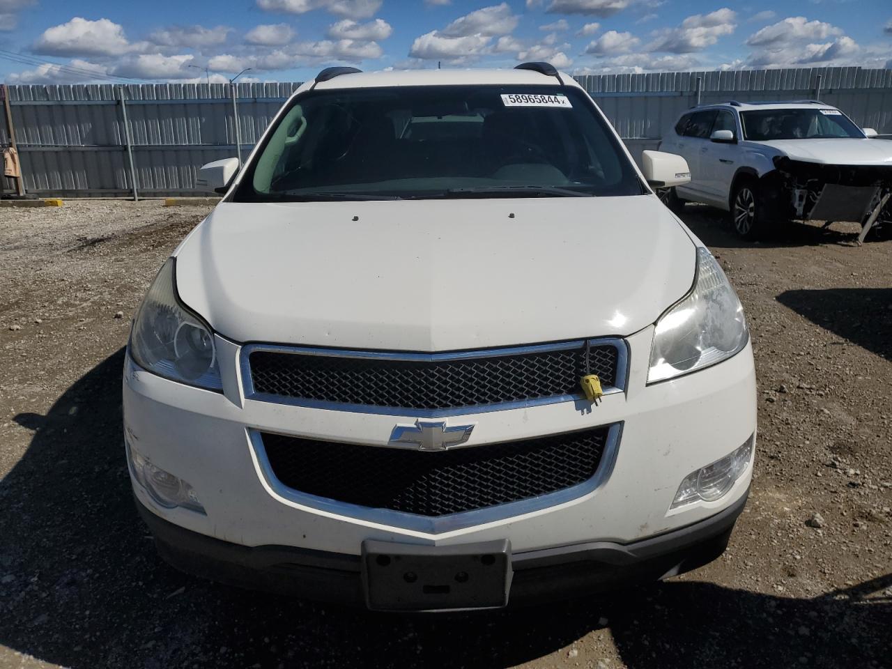 1GNKVGED7BJ131042 2011 Chevrolet Traverse Lt