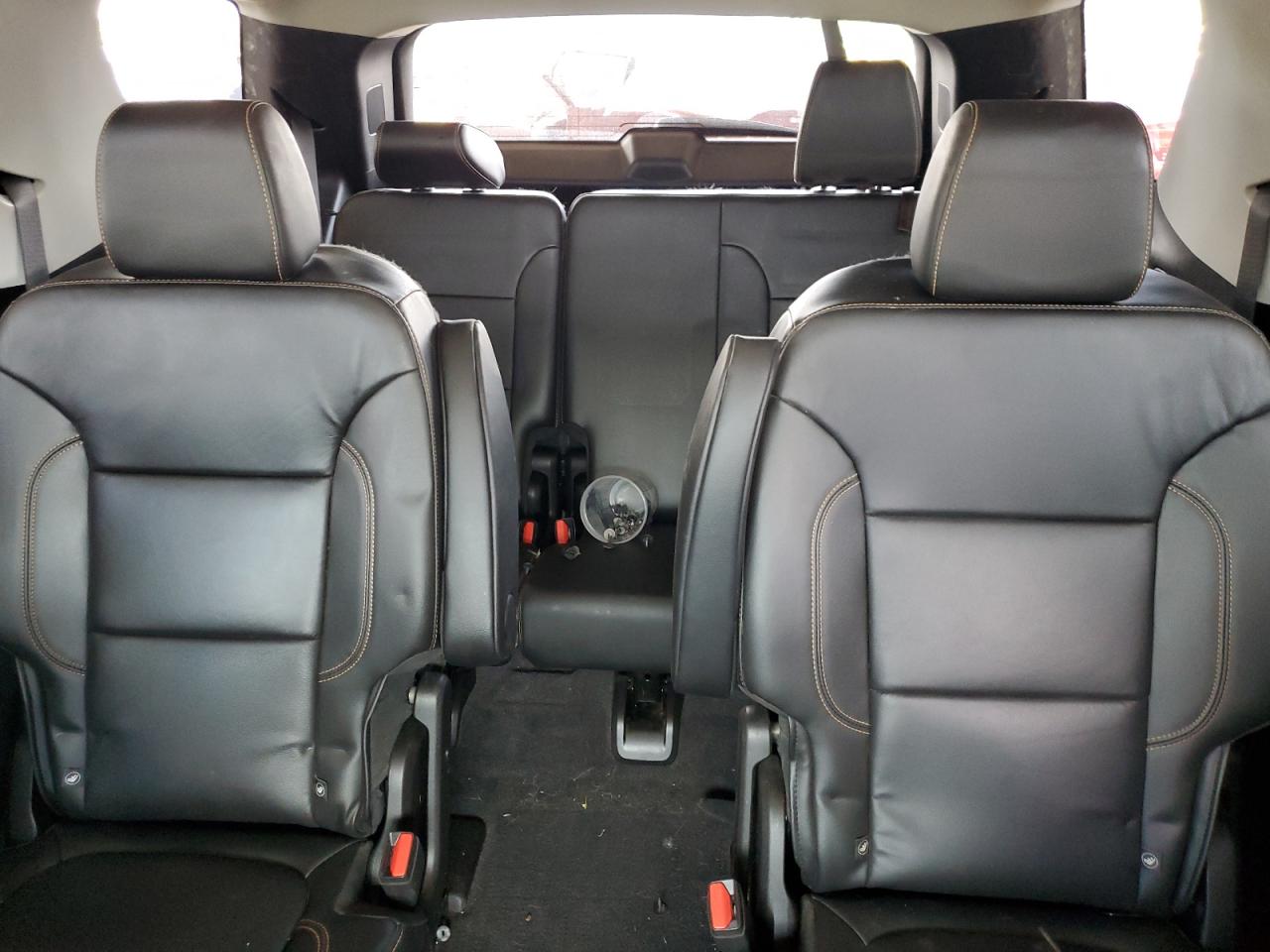 1GNEVHKW8KJ234110 2019 Chevrolet Traverse Lt