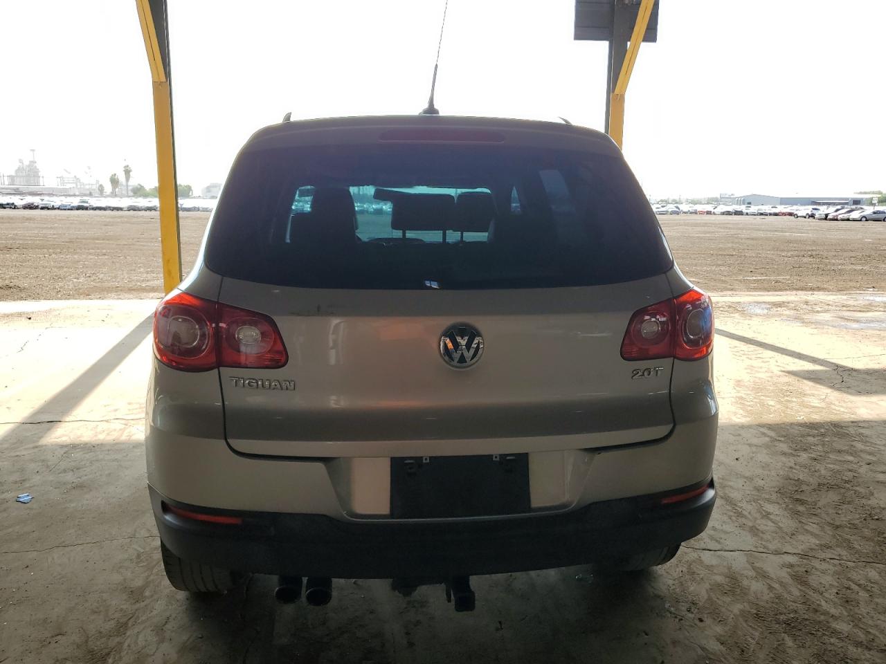 WVGAV7AX0BW556136 2011 Volkswagen Tiguan S