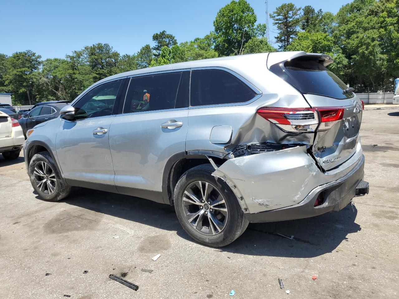 5TDZZRFH1KS365205 2019 Toyota Highlander Le