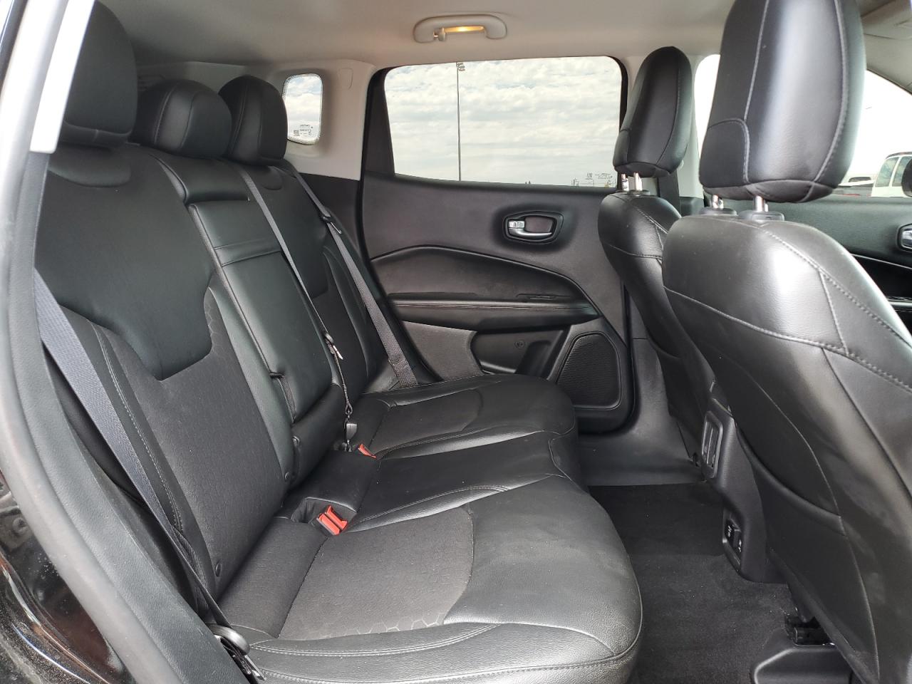 3C4NJCBB0JT318384 2018 Jeep Compass Latitude