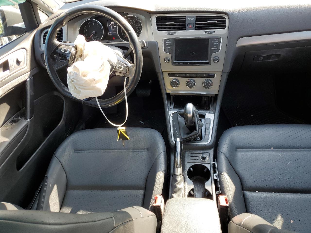 3VWC17AU6GM516825 2016 Volkswagen Golf Sportwagen S