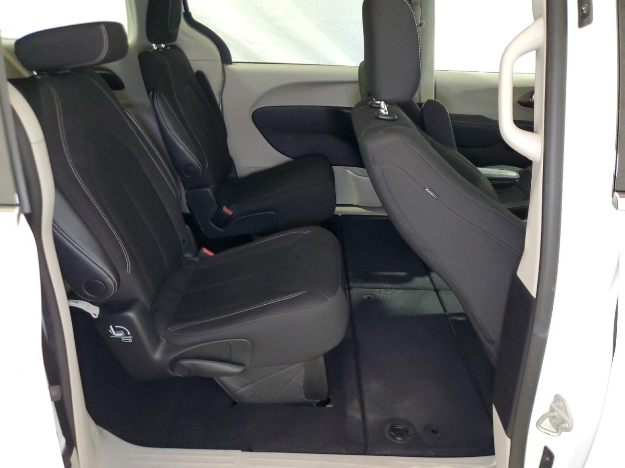 2C4RC1CG8PR510948 2023 Chrysler Voyager Lx