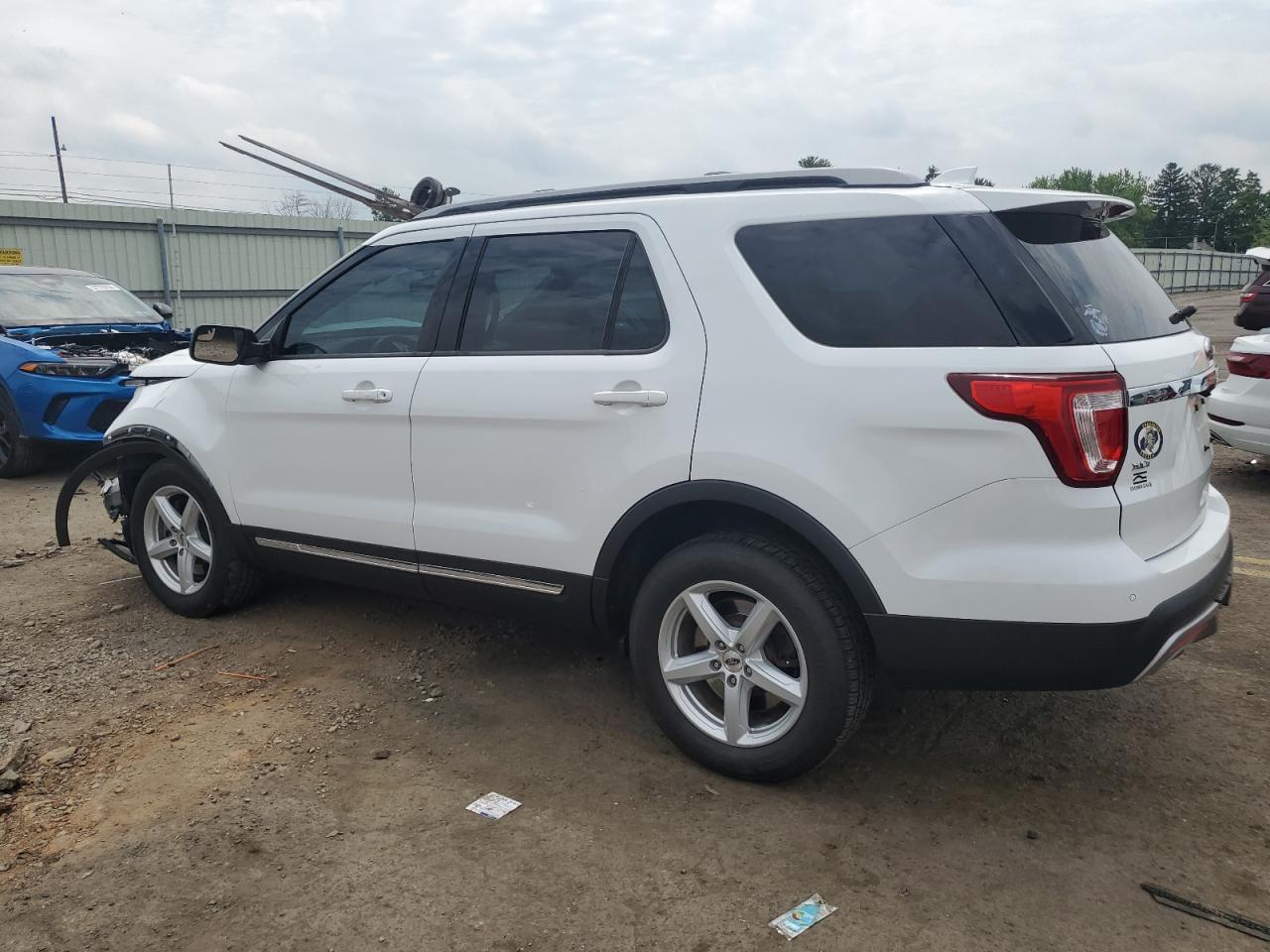 1FM5K8D85HGC02359 2017 Ford Explorer Xlt