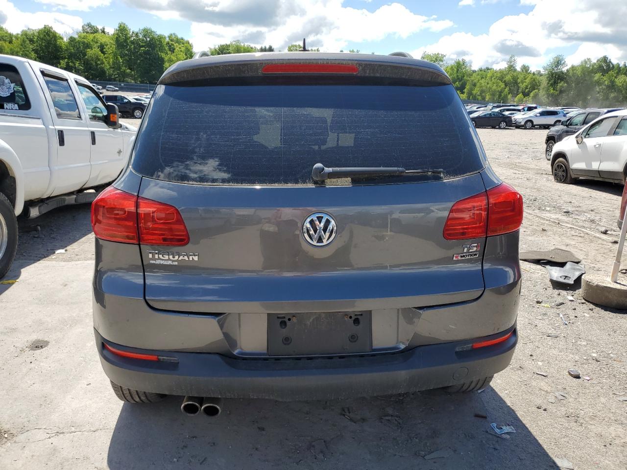 WVGBV7AX1GW595930 2016 Volkswagen Tiguan S