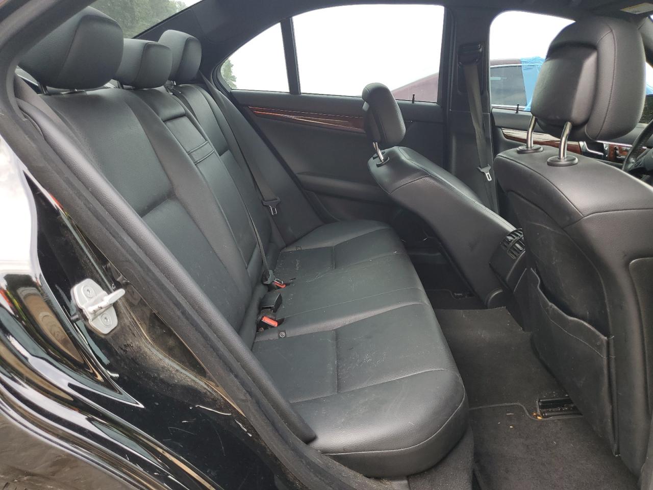 WDDGF8BB7BA497027 2011 Mercedes-Benz C 300 4Matic