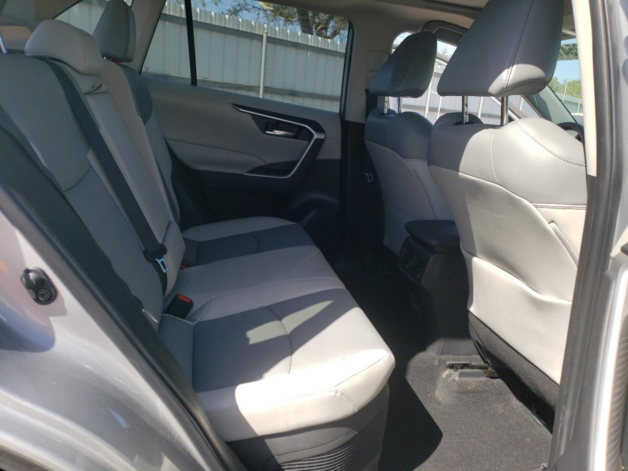 2T3B6RFV5NW037840 2022 Toyota Rav4 Xle Premium