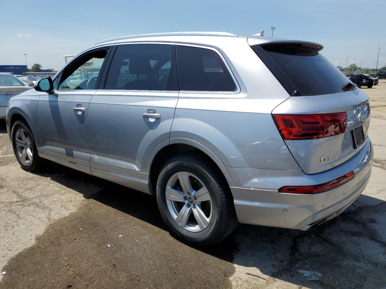 WA1LHAF74KD018104 2019 Audi Q7 Premium Plus