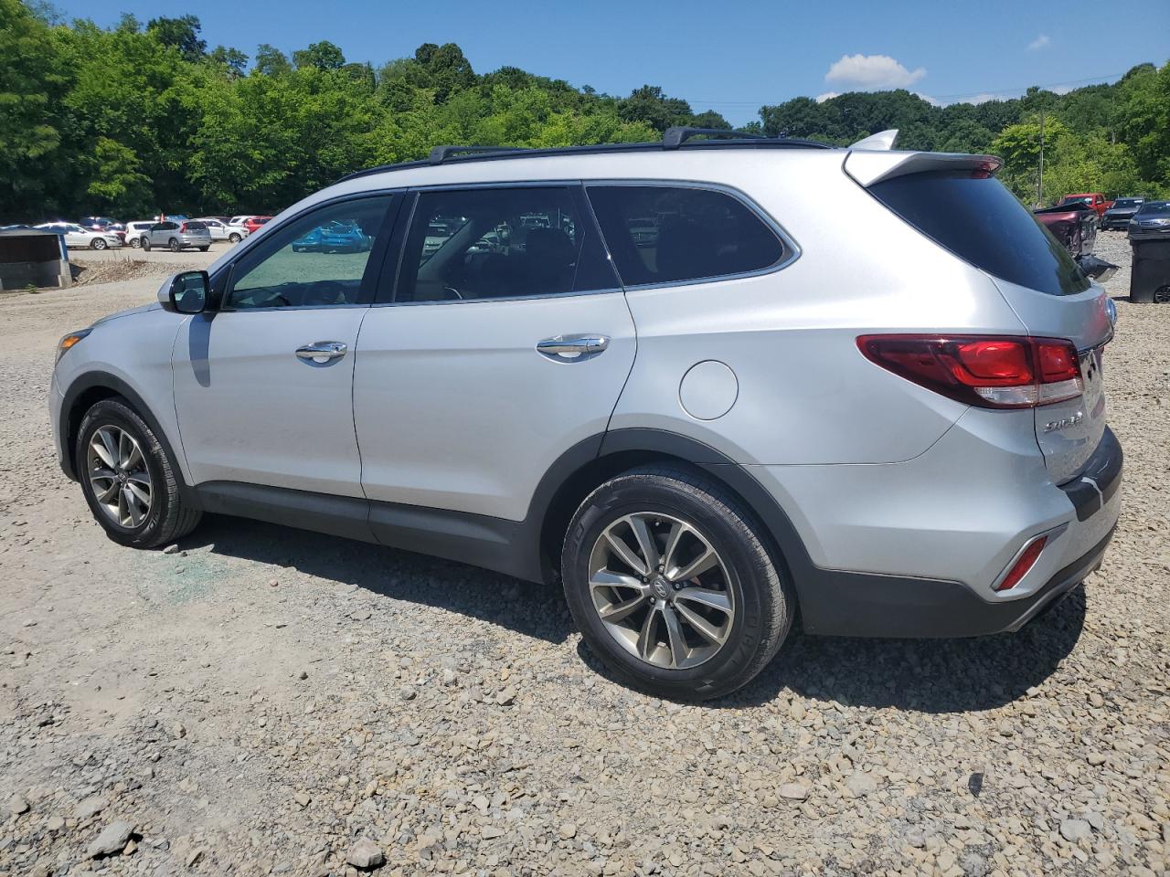 KM8SMDHF0HU176818 2017 Hyundai Santa Fe Se