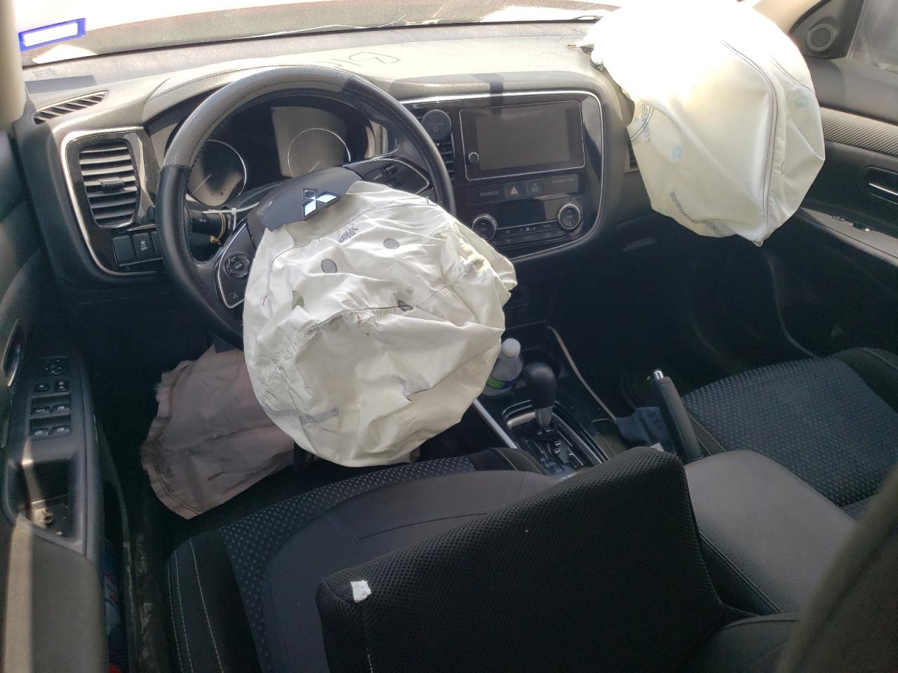 JA4AD3A33HZ065378 2017 Mitsubishi Outlander Se