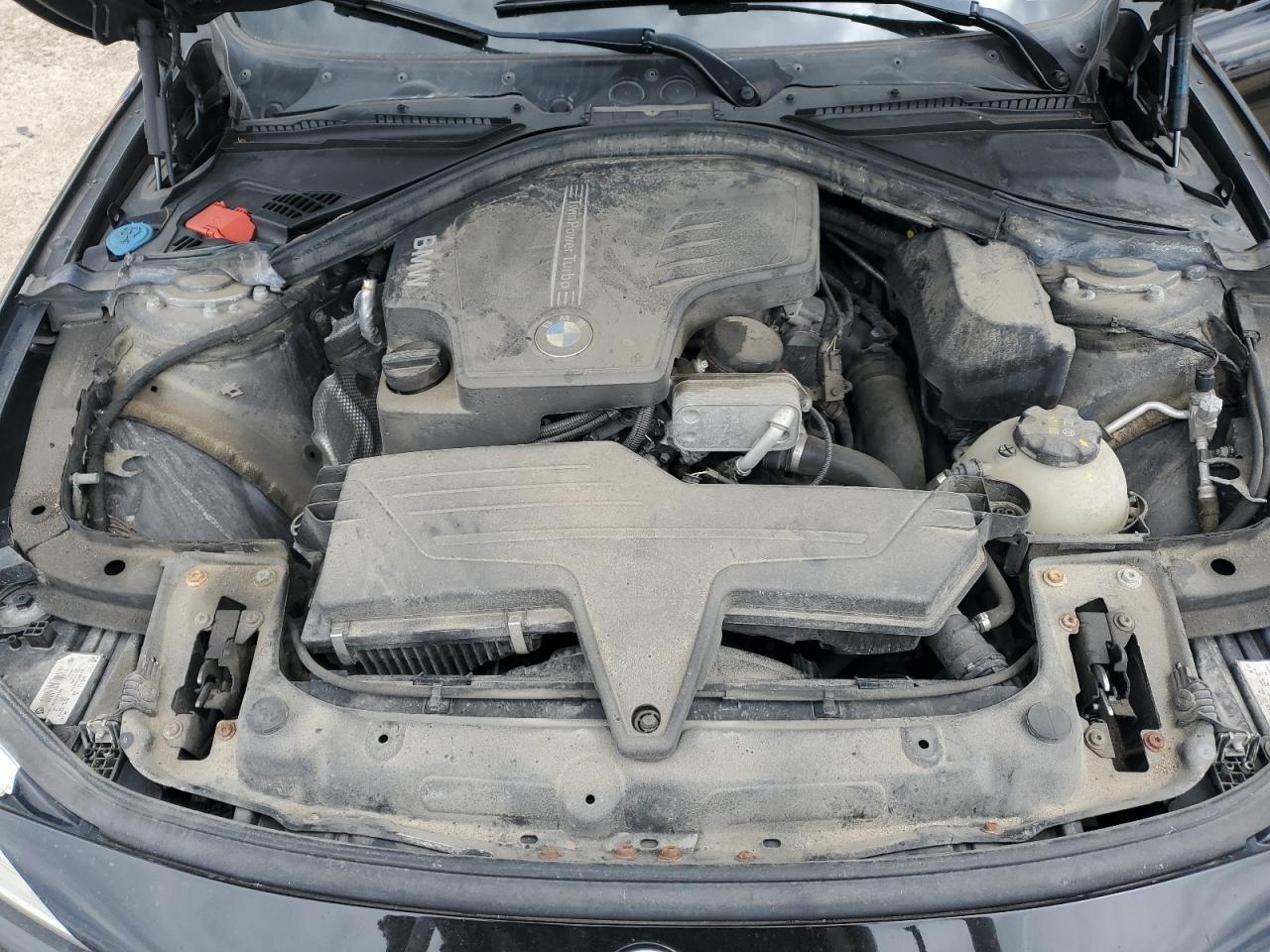 WBA8A3C3XHK692840 2017 BMW 320 Xi