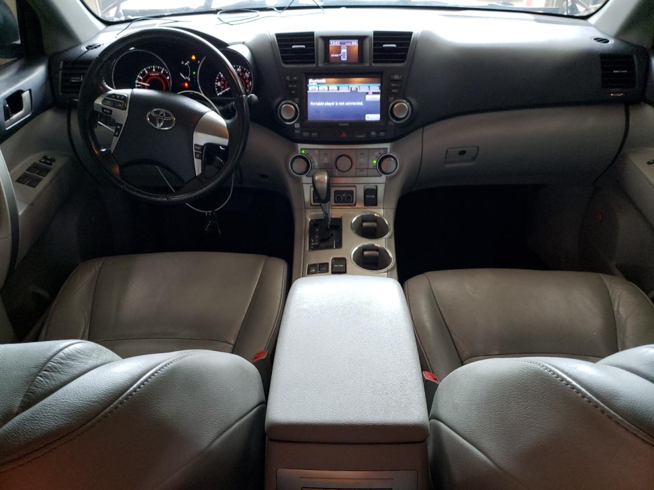 5TDBK3EH7BS072140 2011 Toyota Highlander Base