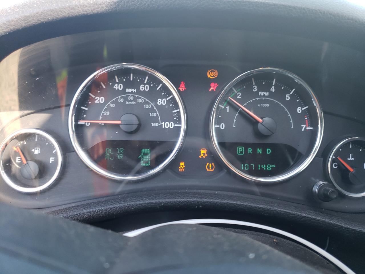 1C4BJWDG2FL694763 2015 Jeep Wrangler Unlimited Sport