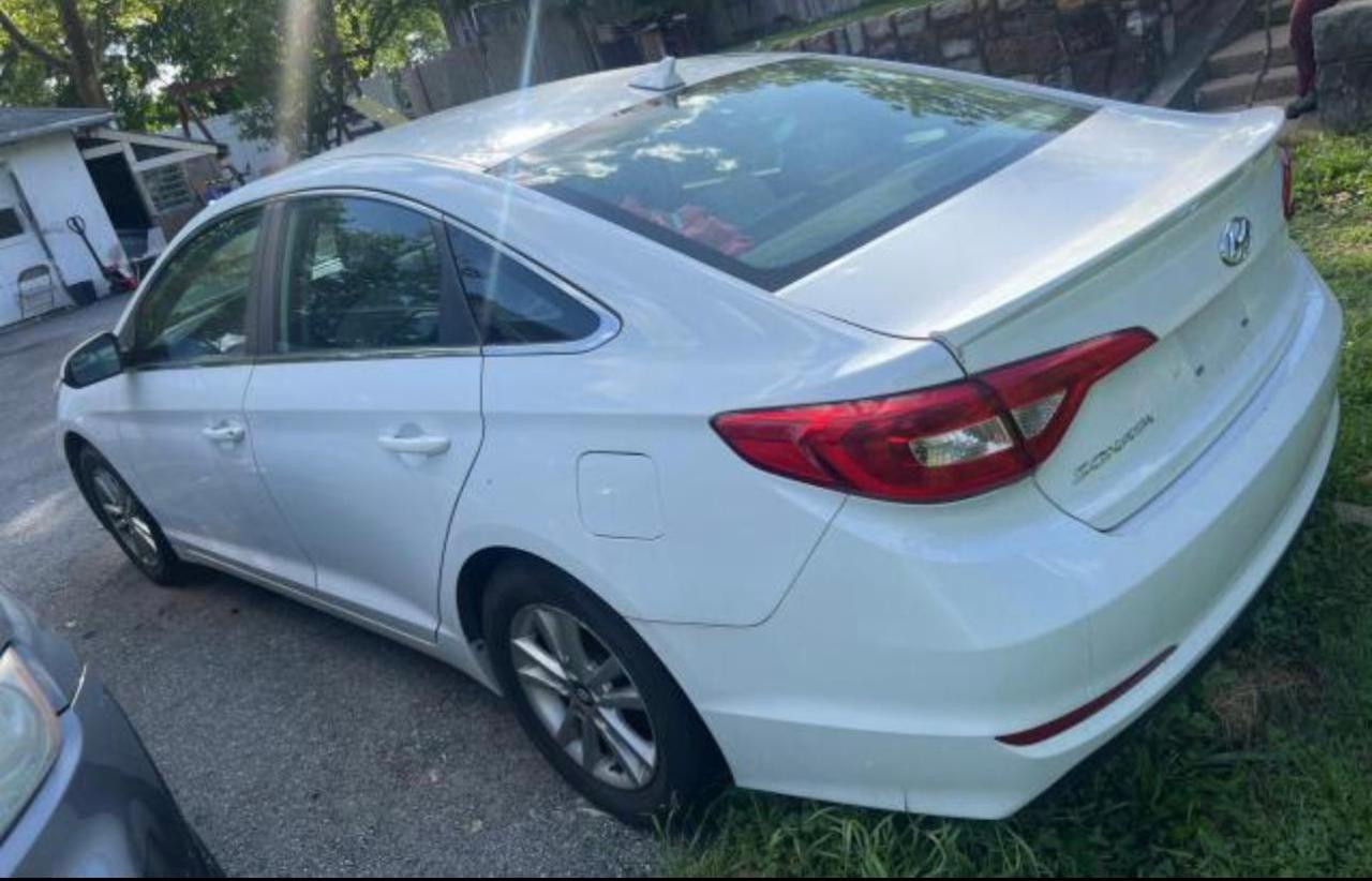 2016 Hyundai Sonata Se vin: 5NPE24AF5GH296575