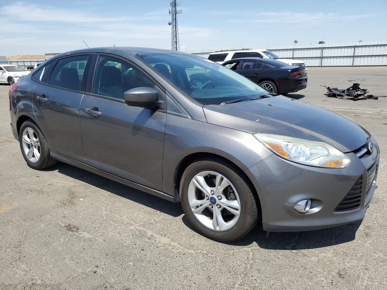 1FAHP3F22CL392061 2012 Ford Focus Se