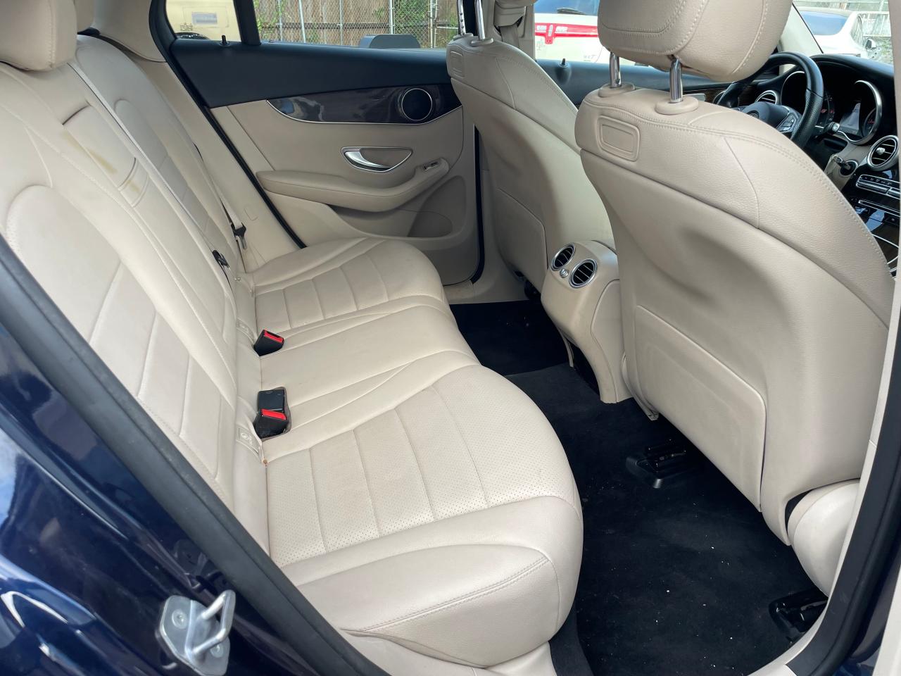 2019 Mercedes-Benz Glc 300 vin: WDC0G4JB0KV131626